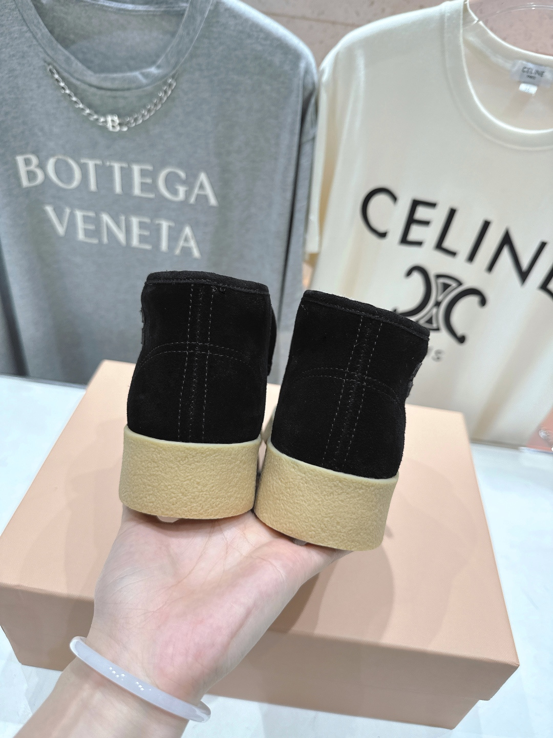 高版本出厂 MiuMiu/缪缪F022 2025ss秋冬走秀款·羊毛小短靴雪地靴毛毛鞋高帮棉鞋经常出现在