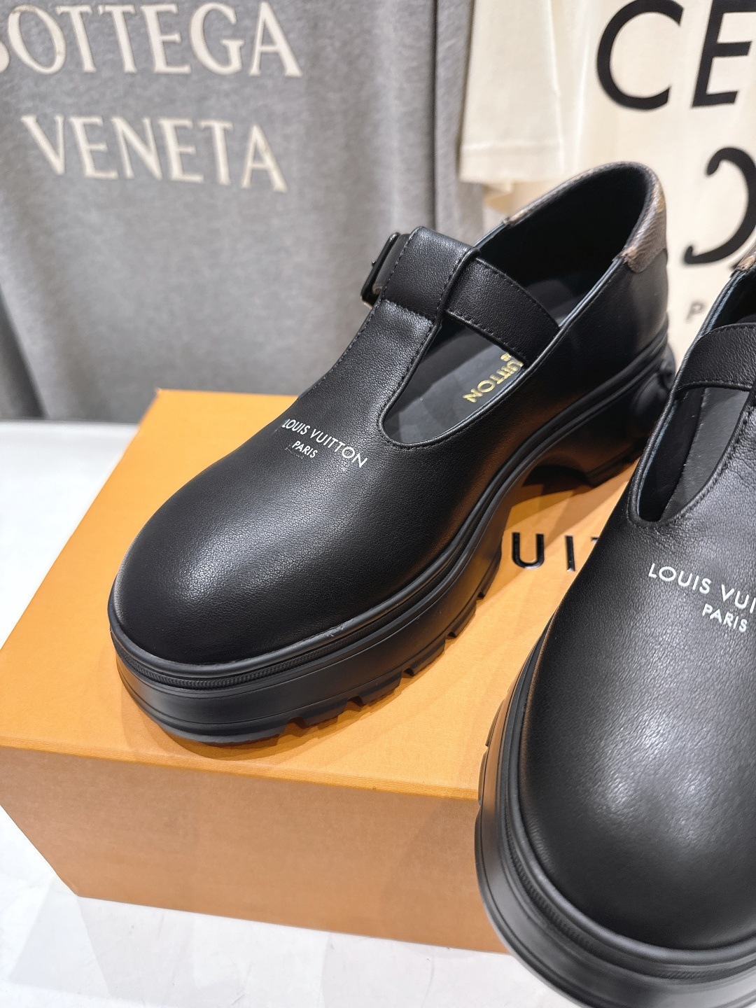 高版本出厂 LOUIS VUITTON ss25 LV驴牌新款厚底玛丽珍大头鞋休闲鞋乐福鞋本款乐福鞋以头