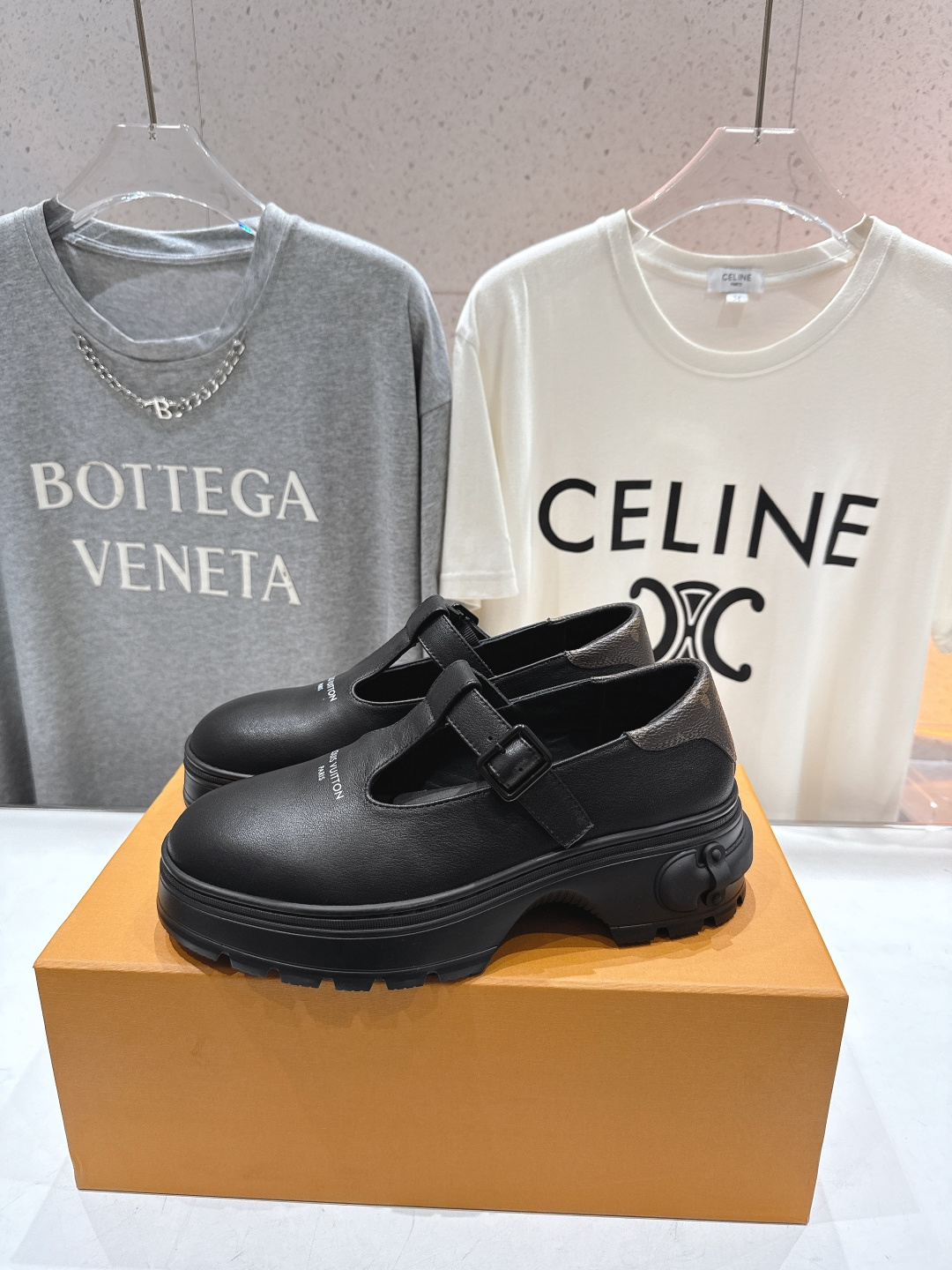 高版本出厂 LOUIS VUITTON ss25 LV驴牌新款厚底玛丽珍大头鞋休闲鞋乐福鞋本款乐福鞋以头