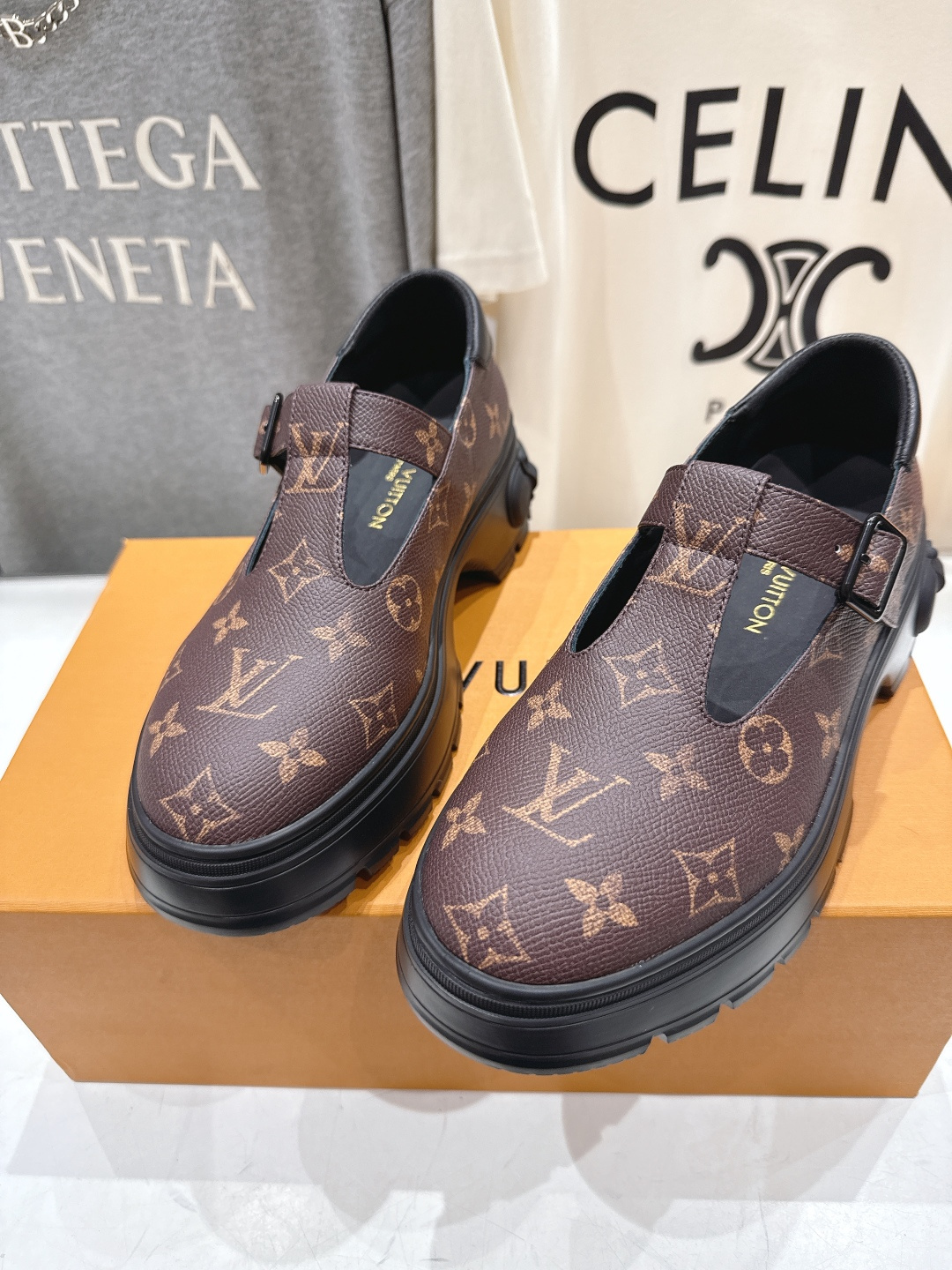 高版本出厂 LOUIS VUITTON ss25 LV驴牌新款厚底玛丽珍大头鞋休闲鞋乐福鞋本款乐福鞋以头