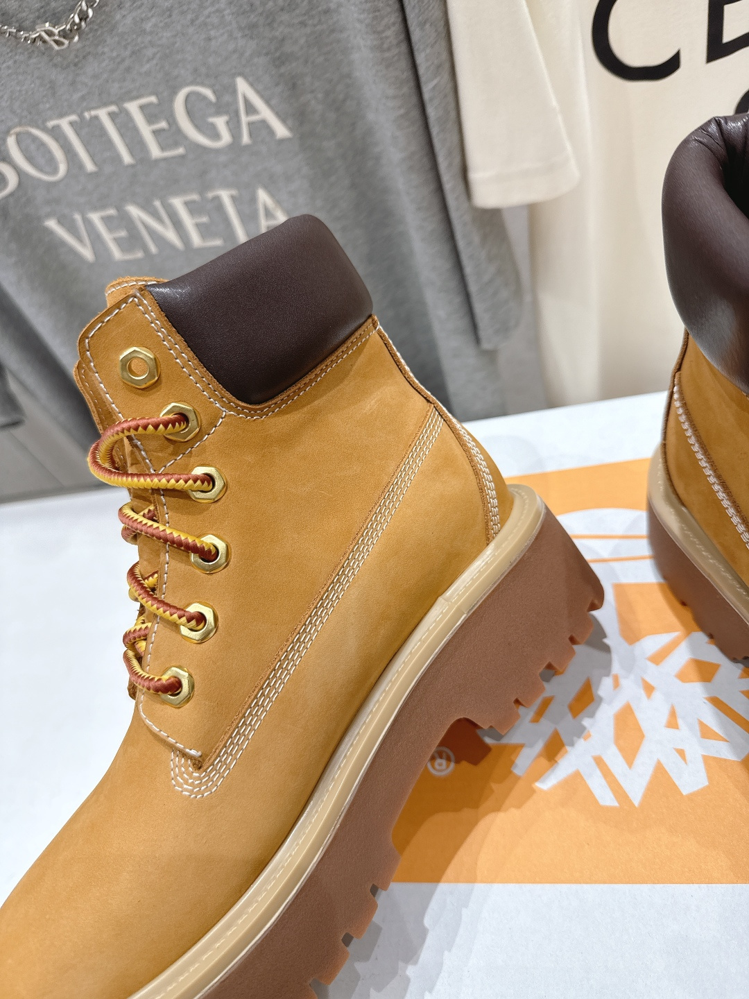 高版本出厂 Timberland添柏岚F035 26ss新款厚底大黄蜂大黄靴英伦风短靴马丁靴经典永不过时