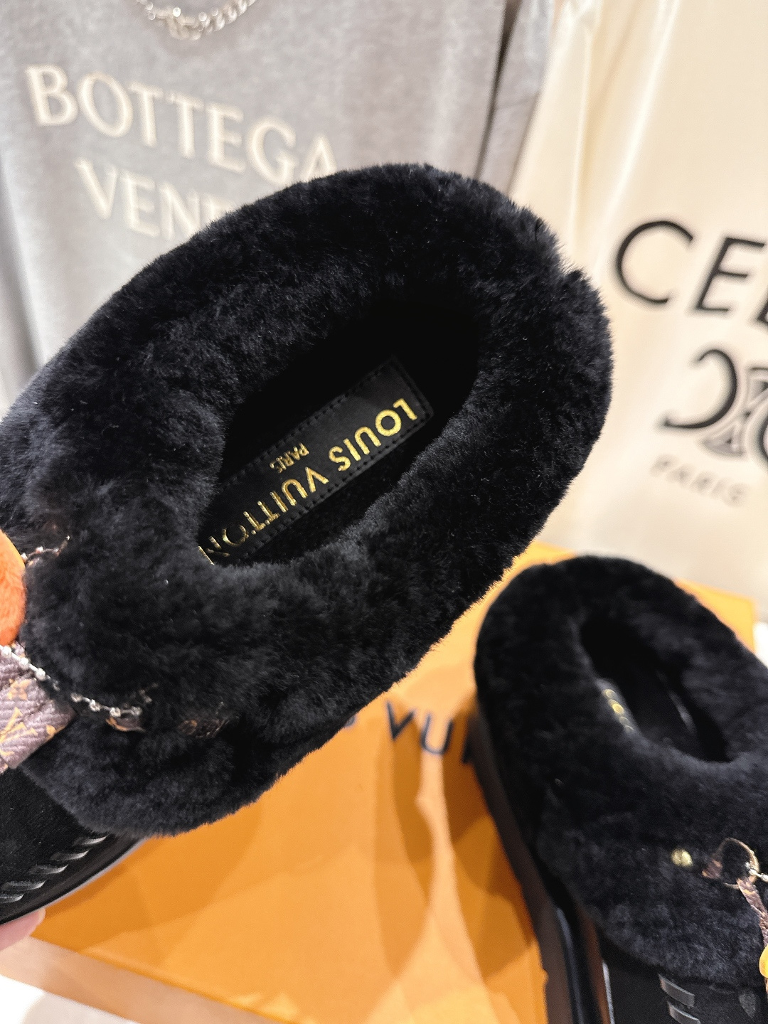 高版本出厂 LOUIS VUITTON ss25 LV驴牌秋冬新款厚底羊毛半拖毛毛拖鞋保暖棉鞋LV冬季滑