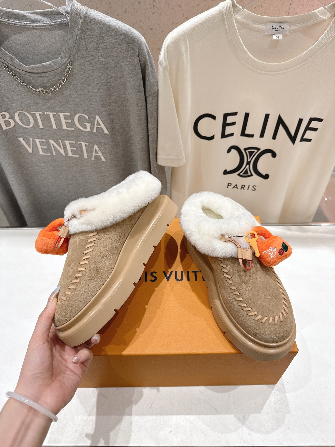 高版本出厂 LOUIS VUITTON ss25 LV驴牌秋冬新款厚底羊毛半拖毛毛拖鞋保暖棉鞋LV冬季滑