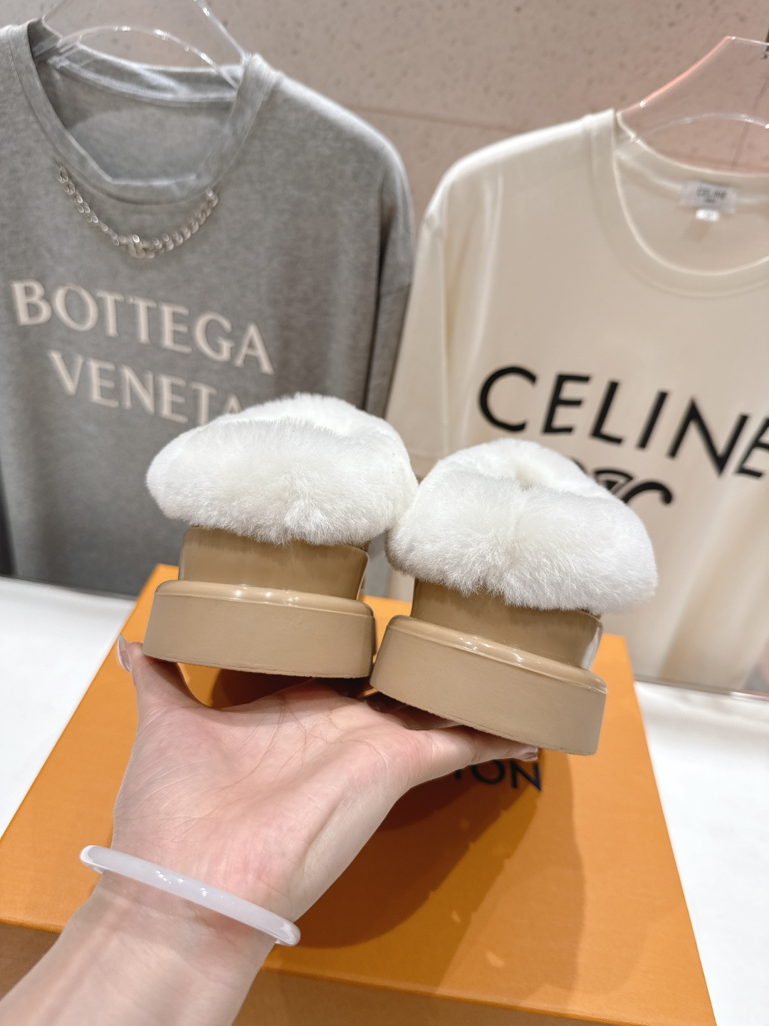 高版本出厂 LOUIS VUITTON ss25 LV驴牌秋冬新款厚底羊毛半拖毛毛拖鞋保暖棉鞋LV冬季滑