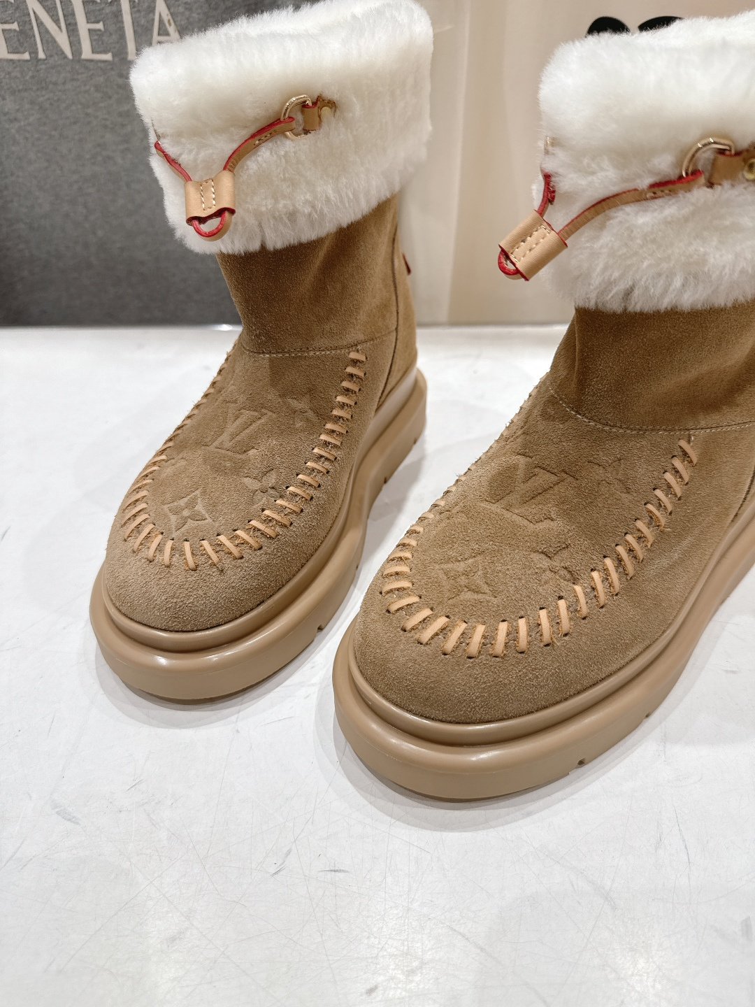 高版本出厂 LOUIS VUITTON ss25 LV驴牌秋冬新款厚底雪地靴保暖短靴LV冬季滑雪系列Mo