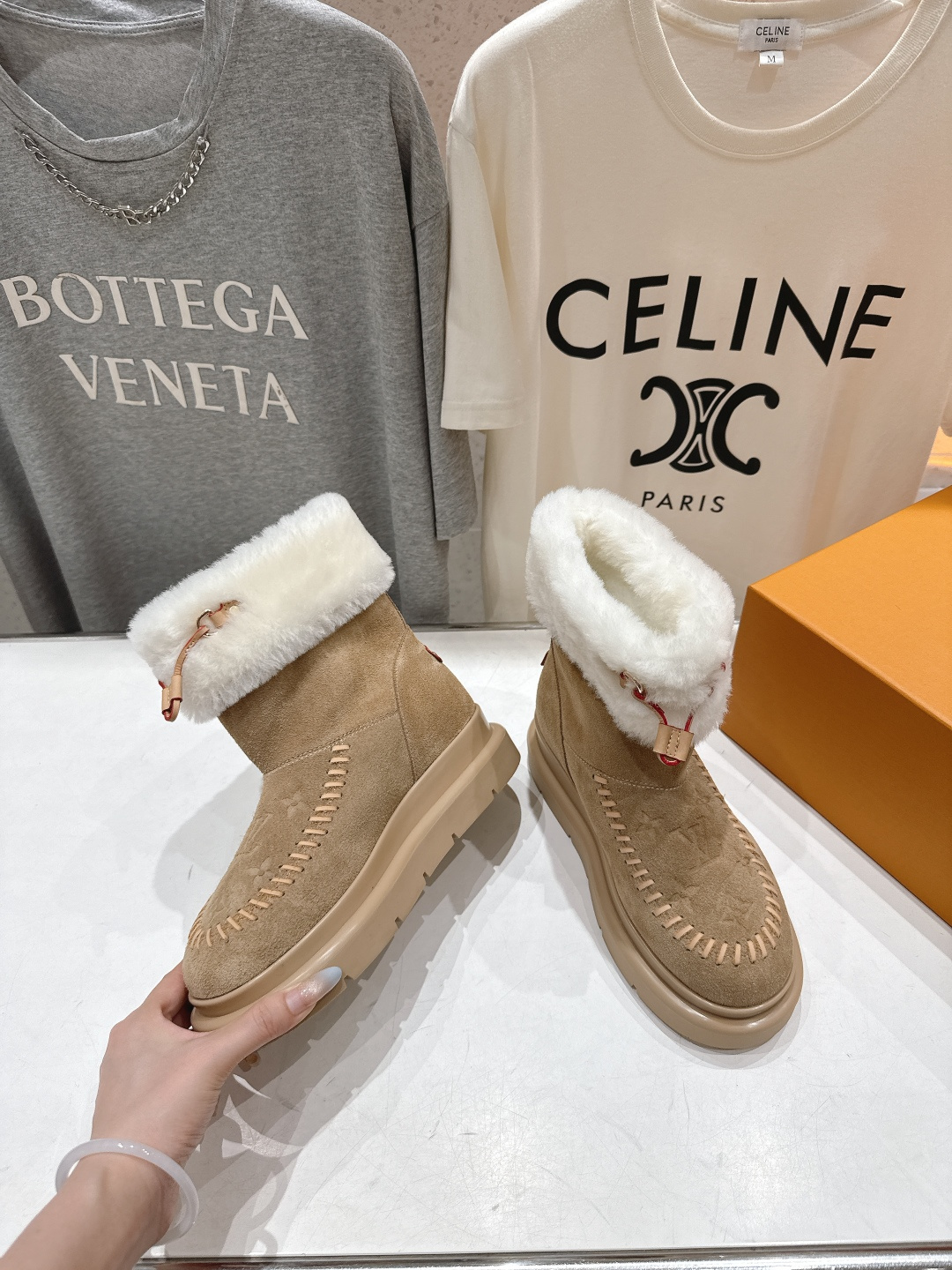 高版本出厂 LOUIS VUITTON ss25 LV驴牌秋冬新款厚底雪地靴保暖短靴LV冬季滑雪系列Mo