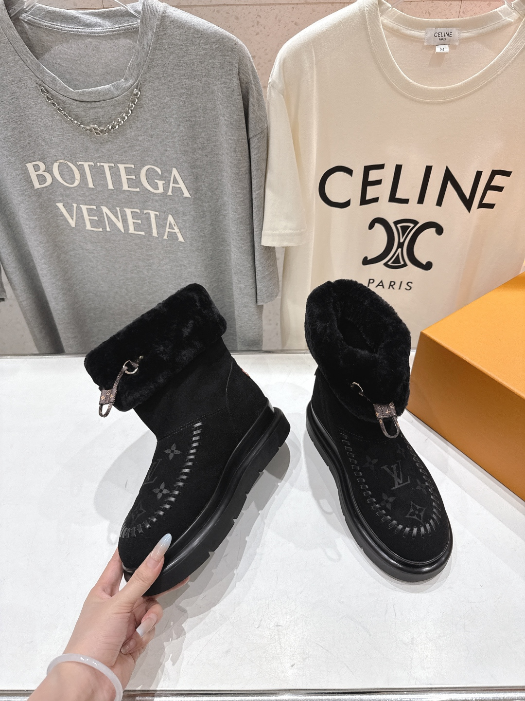 高版本出厂 LOUIS VUITTON ss25 LV驴牌秋冬新款厚底雪地靴保暖短靴LV冬季滑雪系列Mo