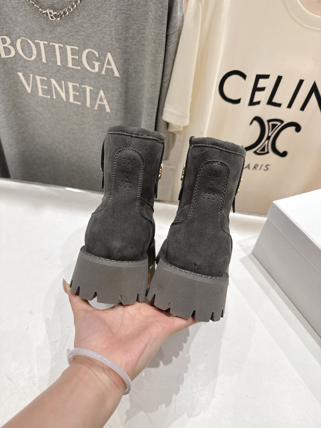 高版本出厂 Loewe/罗意威F036 25ss冬季最新保暖雪地靴羊毛靴短靴顶级版本，这么保暖还能这么轻