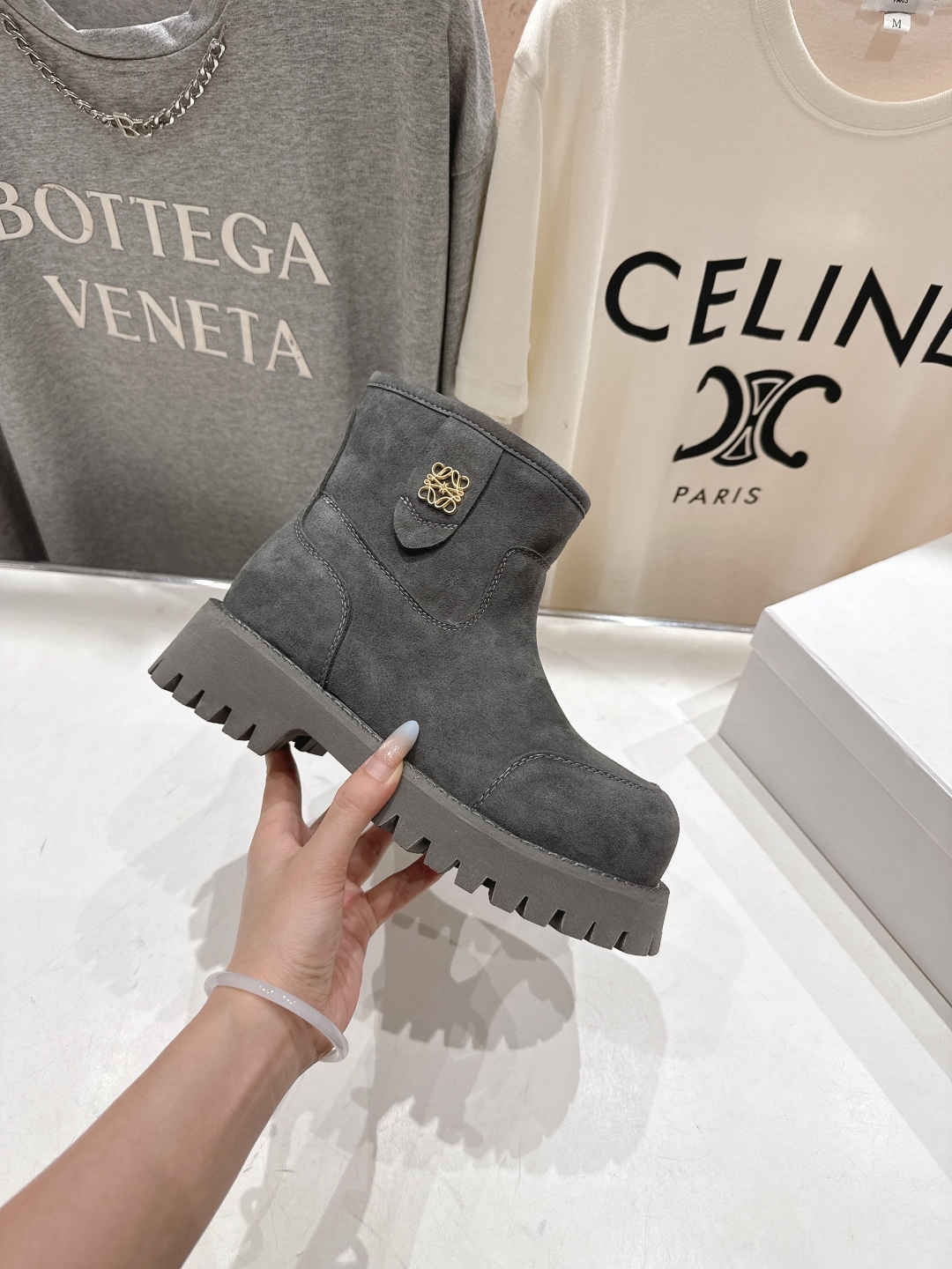 高版本出厂 Loewe/罗意威F036 25ss冬季最新保暖雪地靴羊毛靴短靴顶级版本，这么保暖还能这么轻