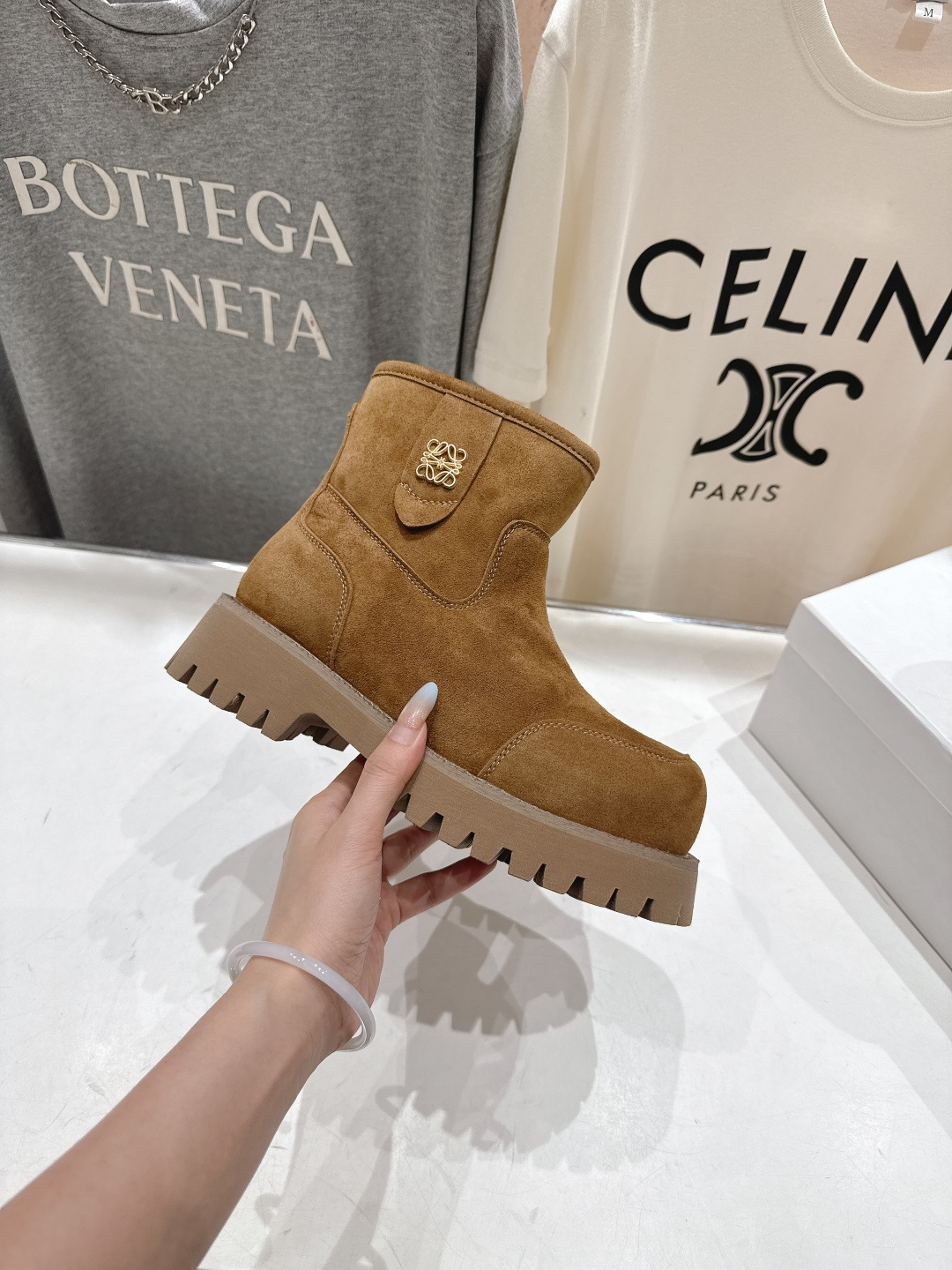 高版本出厂 Loewe/罗意威F036 25ss冬季最新保暖雪地靴羊毛靴短靴顶级版本，这么保暖还能这么轻