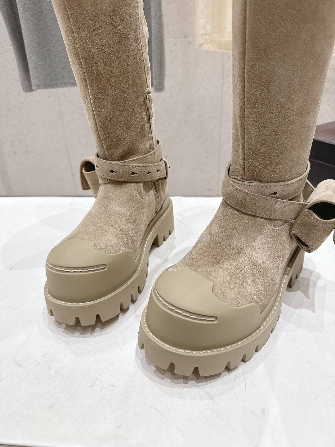 高版本出厂 🆕超🔥小众品牌DYMONLATRY 2025ss秋冬新款厚底工装靴马丁靴绑带中靴自带厚底增高