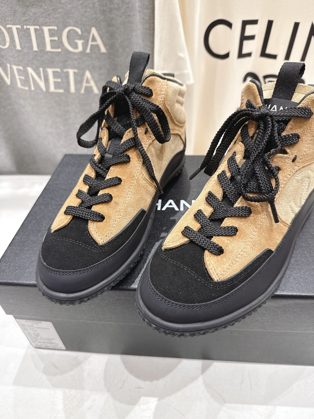 高版本出厂 Chanel* 香奈儿小香F015 2025ss秋冬新款休闲街头高帮运动鞋上新～时尚圈的绝绝