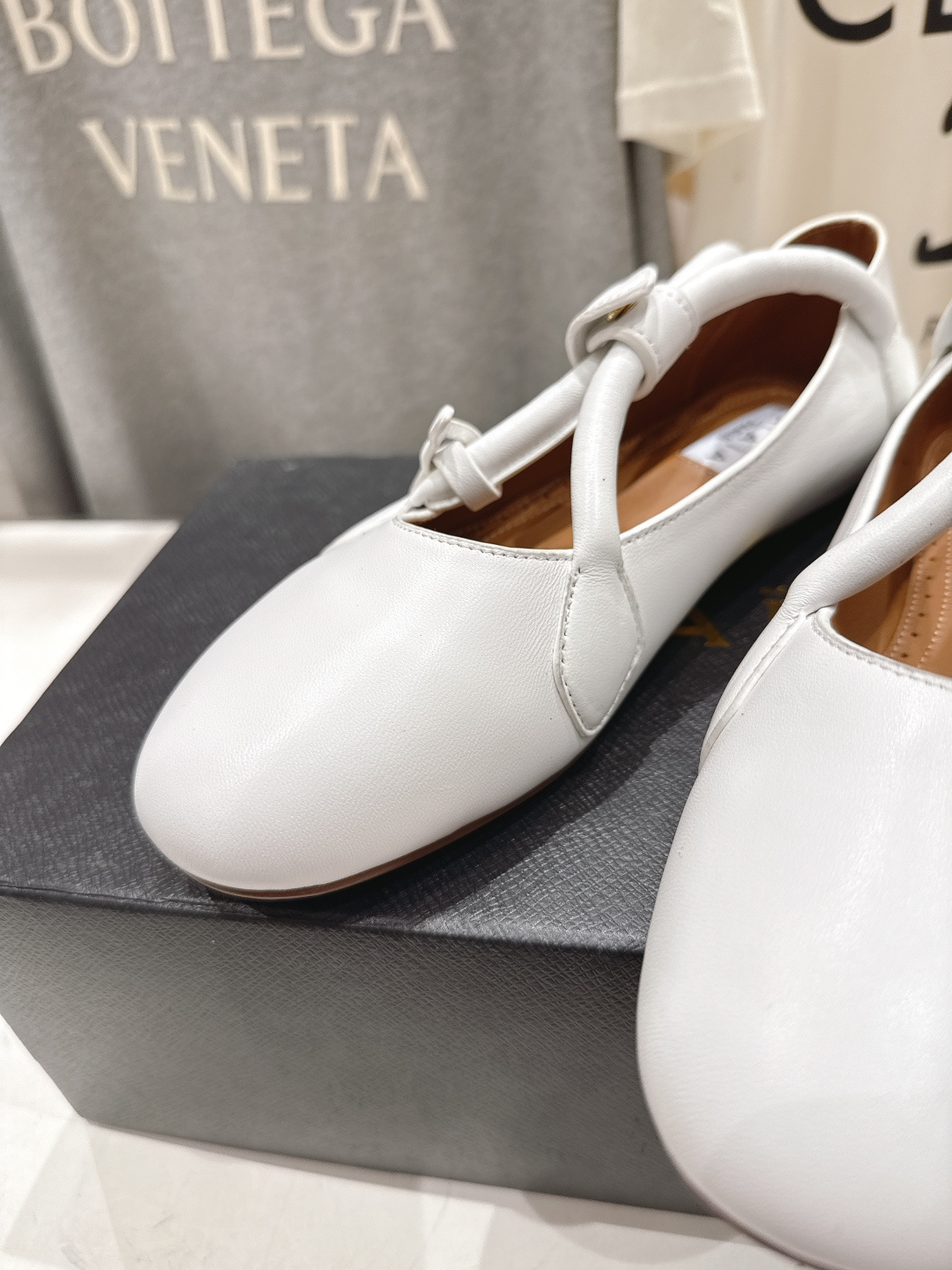 高版本出厂 独家新品 Alaia 阿莱亚25ss/ 走秀款玛丽珍平底芭蕾舞鞋 最近超火的一款平底鞋章小蕙