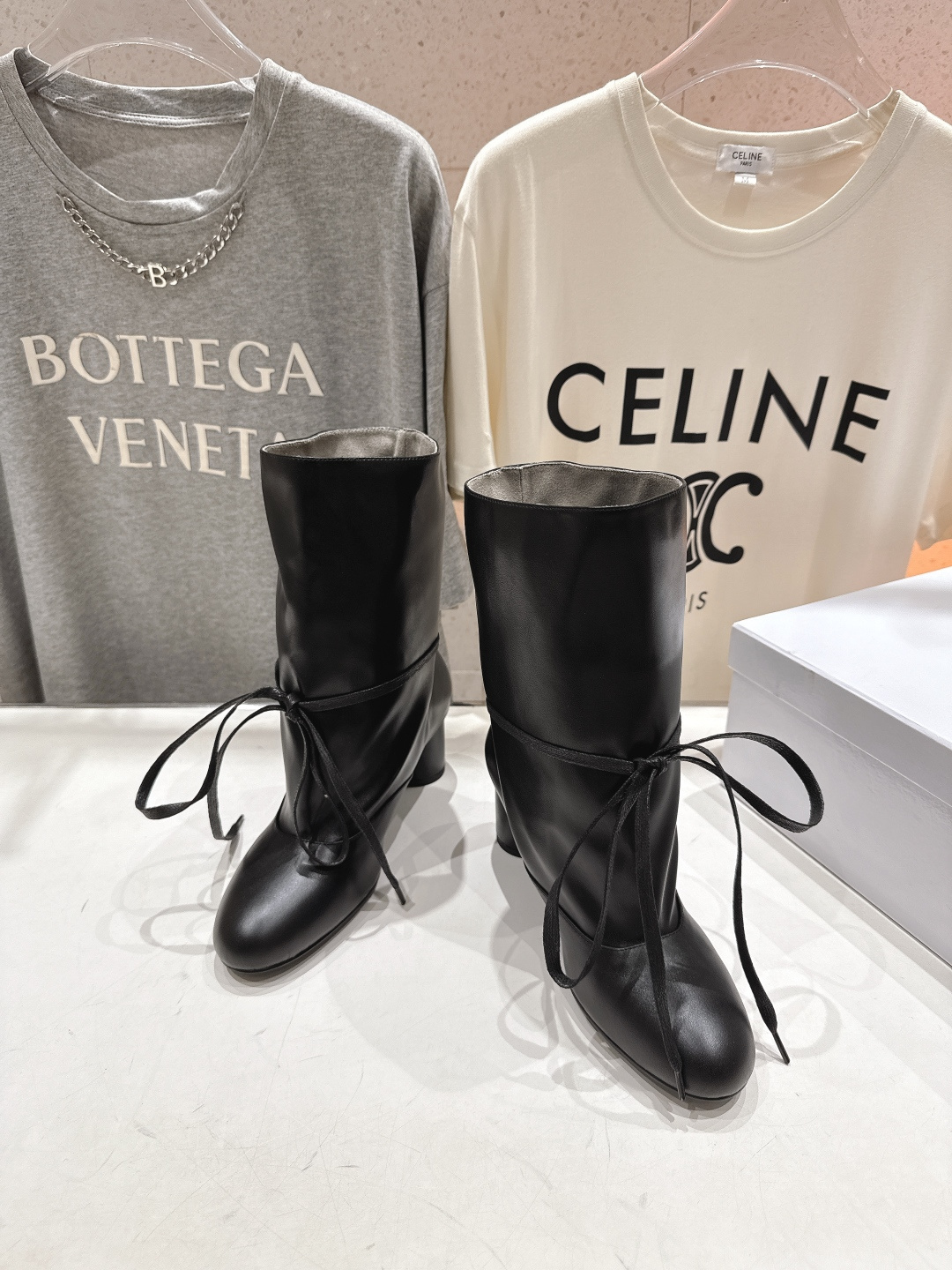 高版本出厂 Solesophy轻奢品牌F017 25ss新款复古风绑带短靴堆堆靴品牌选用了柔软舒适的材料