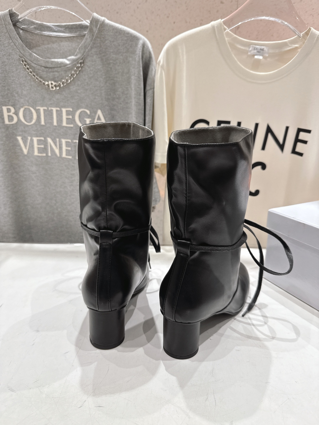 高版本出厂 Solesophy轻奢品牌F017 25ss新款复古风绑带短靴堆堆靴品牌选用了柔软舒适的材料