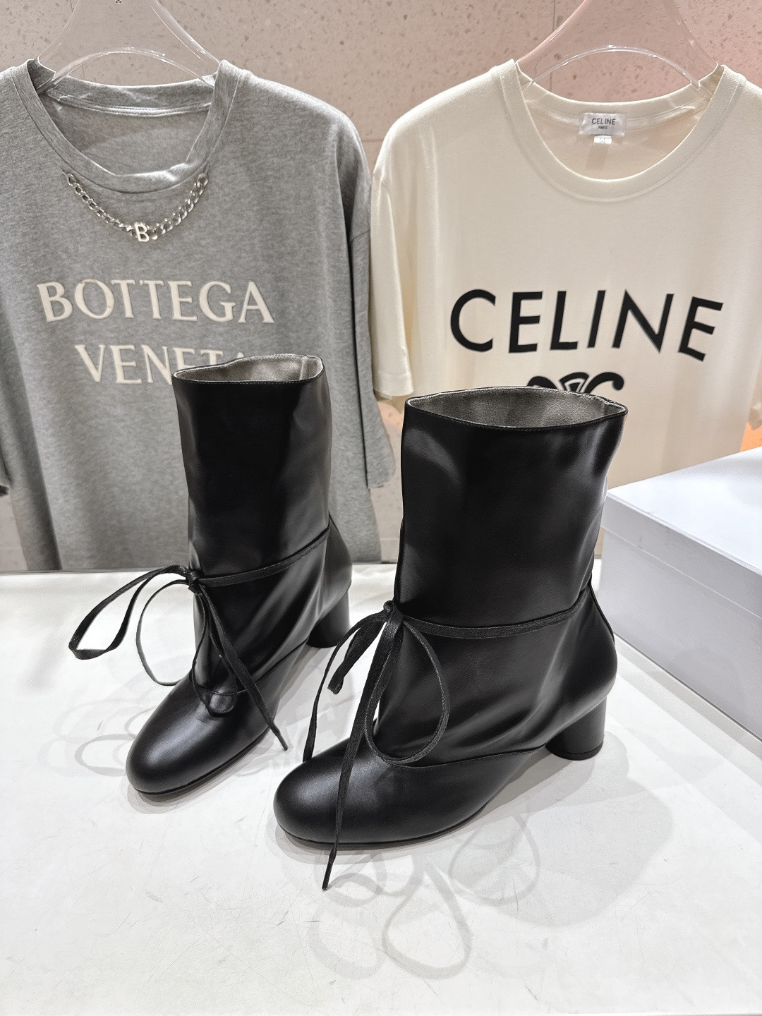 高版本出厂 Solesophy轻奢品牌F017 25ss新款复古风绑带短靴堆堆靴品牌选用了柔软舒适的材料