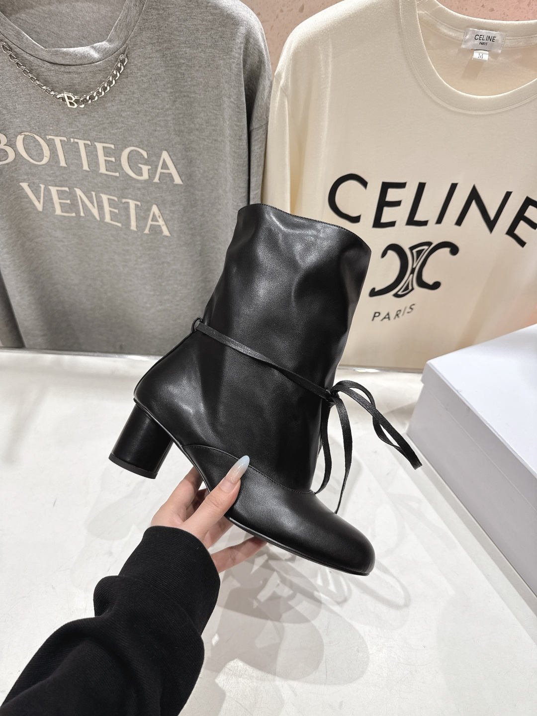 高版本出厂 Solesophy轻奢品牌F017 25ss新款复古风绑带短靴堆堆靴品牌选用了柔软舒适的材料