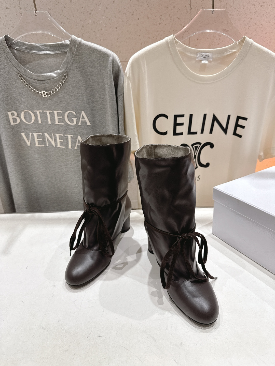 高版本出厂 Solesophy轻奢品牌F017 25ss新款复古风绑带短靴堆堆靴品牌选用了柔软舒适的材料