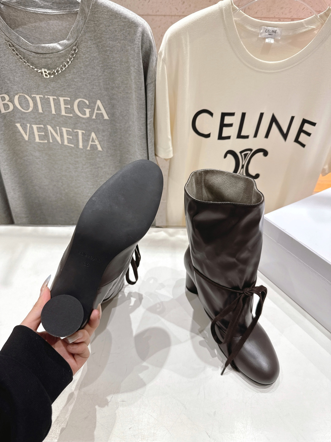 高版本出厂 Solesophy轻奢品牌F017 25ss新款复古风绑带短靴堆堆靴品牌选用了柔软舒适的材料