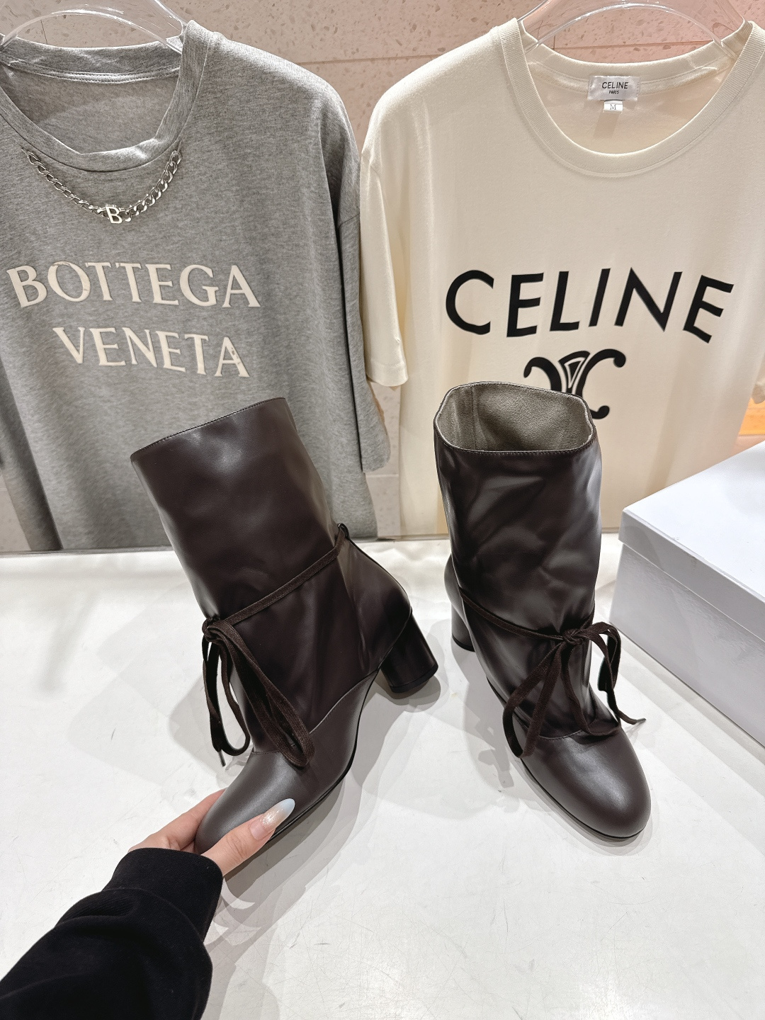 高版本出厂 Solesophy轻奢品牌F017 25ss新款复古风绑带短靴堆堆靴品牌选用了柔软舒适的材料