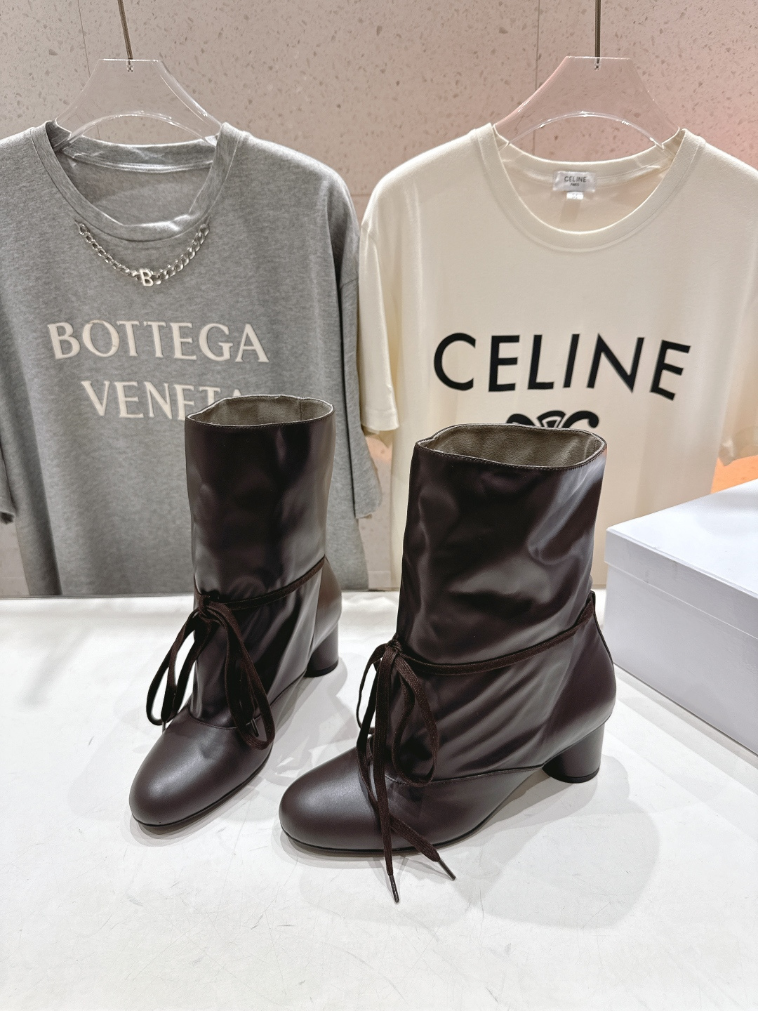 高版本出厂 Solesophy轻奢品牌F017 25ss新款复古风绑带短靴堆堆靴品牌选用了柔软舒适的材料