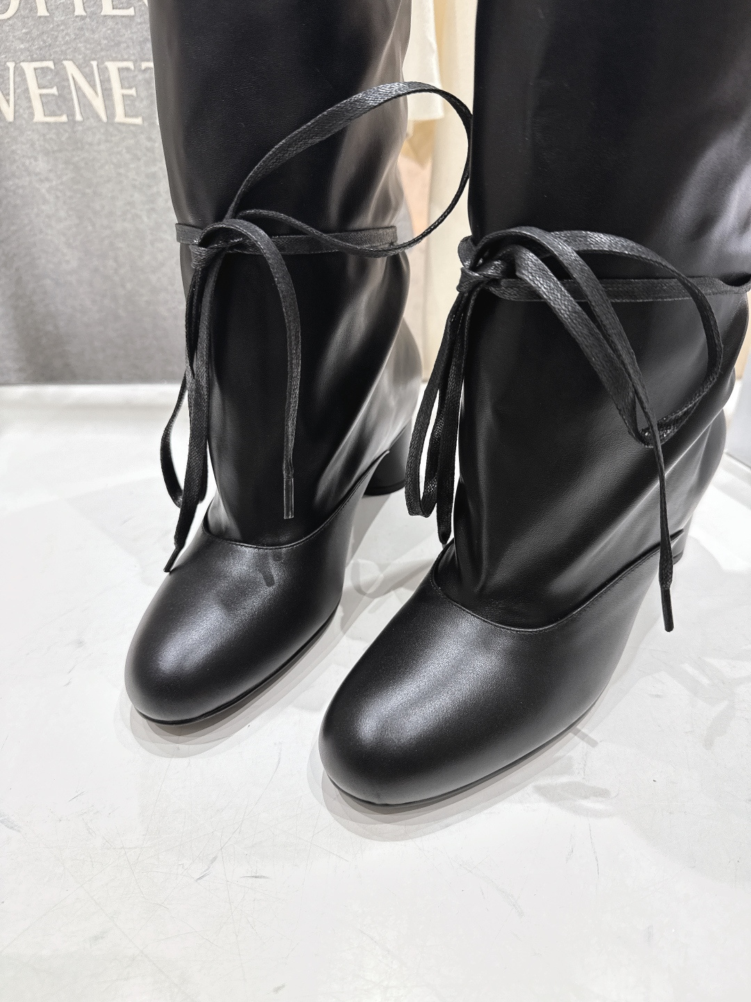 高版本出厂 Solesophy轻奢品牌F017 25ss新款复古风绑带长靴堆堆靴品牌选用了柔软舒适的材料