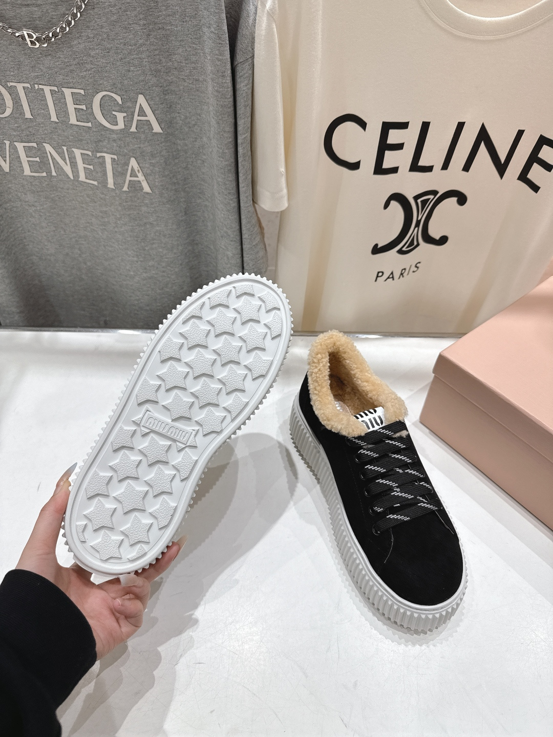 高版本出厂 MiuMiu/缪缪F015 2025ss秋冬新款系带厚底羊毛小白鞋运动休闲鞋毛毛鞋这款系带运