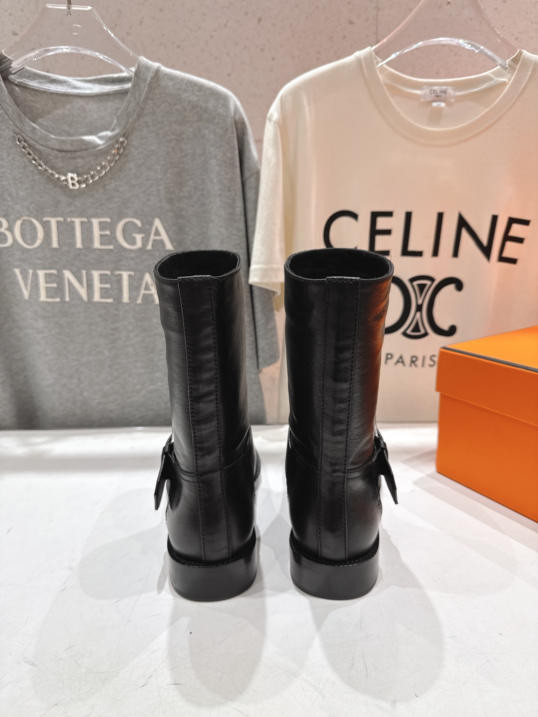 高版本出厂 Hermes/爱马仕H家F032 25ss秋冬新款平底英伦风短靴马丁靴经典马丁风格设计，经典