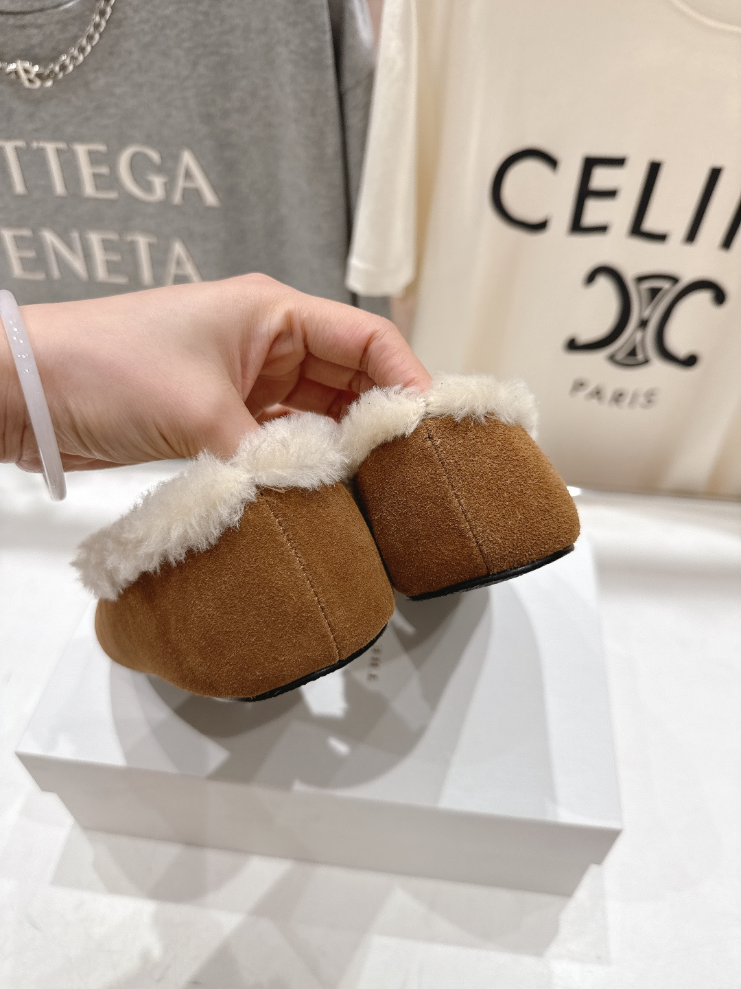 高版本出厂 the row 2025ss秋冬爆款平底乐福鞋一脚蹬单鞋毛毛鞋非常舒服保暖的一款平底毛毛鞋，