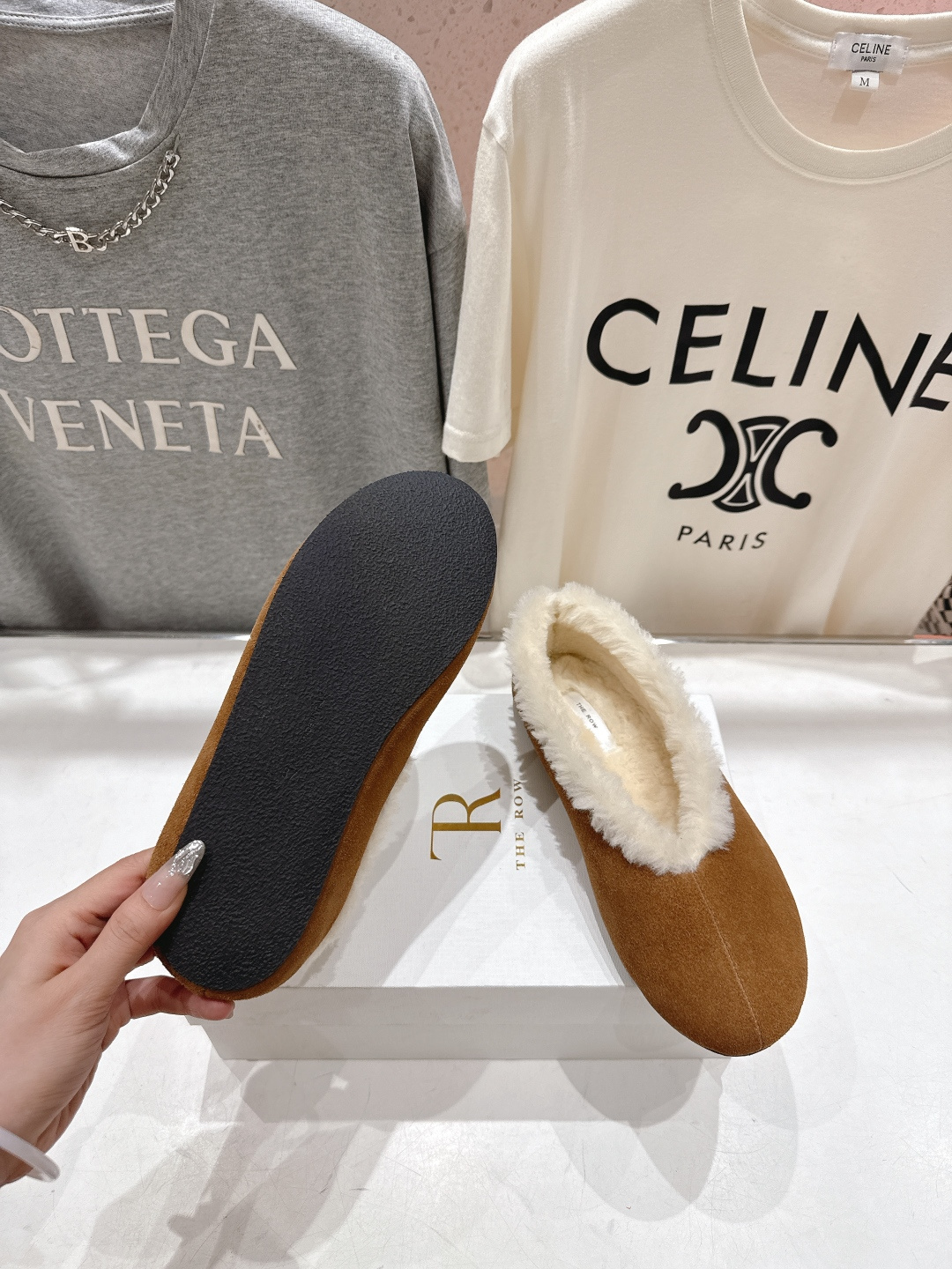 高版本出厂 the row 2025ss秋冬爆款平底乐福鞋一脚蹬单鞋毛毛鞋非常舒服保暖的一款平底毛毛鞋，