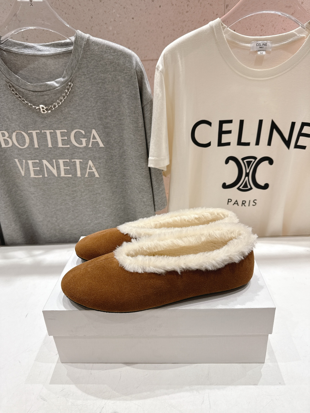 高版本出厂 the row 2025ss秋冬爆款平底乐福鞋一脚蹬单鞋毛毛鞋非常舒服保暖的一款平底毛毛鞋，