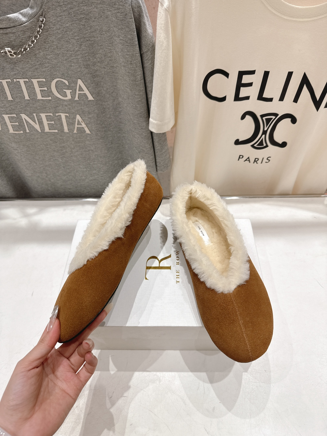 高版本出厂 the row 2025ss秋冬爆款平底乐福鞋一脚蹬单鞋毛毛鞋非常舒服保暖的一款平底毛毛鞋，