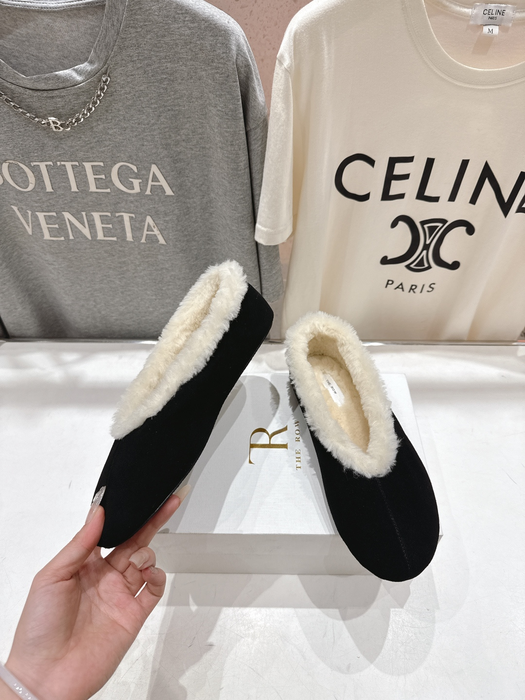 高版本出厂 the row 2025ss秋冬爆款平底乐福鞋一脚蹬单鞋毛毛鞋非常舒服保暖的一款平底毛毛鞋，