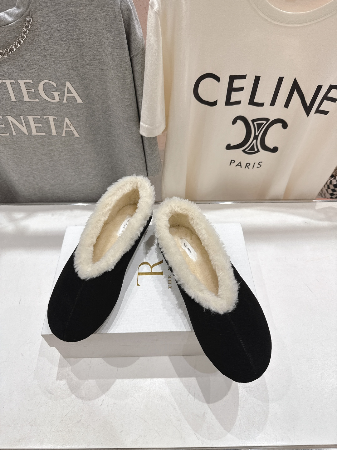 高版本出厂 the row 2025ss秋冬爆款平底乐福鞋一脚蹬单鞋毛毛鞋非常舒服保暖的一款平底毛毛鞋，