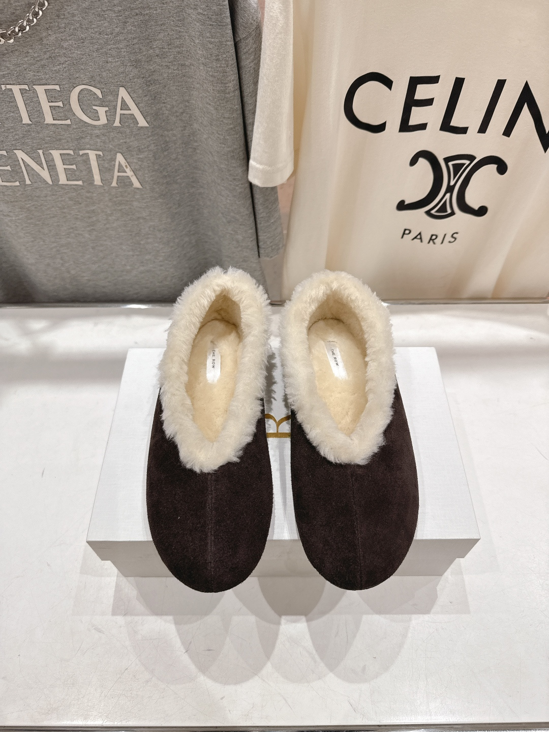 高版本出厂 the row 2025ss秋冬爆款平底乐福鞋一脚蹬单鞋毛毛鞋非常舒服保暖的一款平底毛毛鞋，