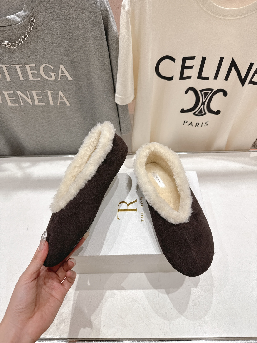 高版本出厂 the row 2025ss秋冬爆款平底乐福鞋一脚蹬单鞋毛毛鞋非常舒服保暖的一款平底毛毛鞋，