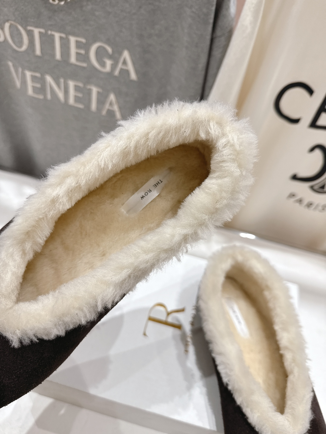 高版本出厂 the row 2025ss秋冬爆款平底乐福鞋一脚蹬单鞋毛毛鞋非常舒服保暖的一款平底毛毛鞋，