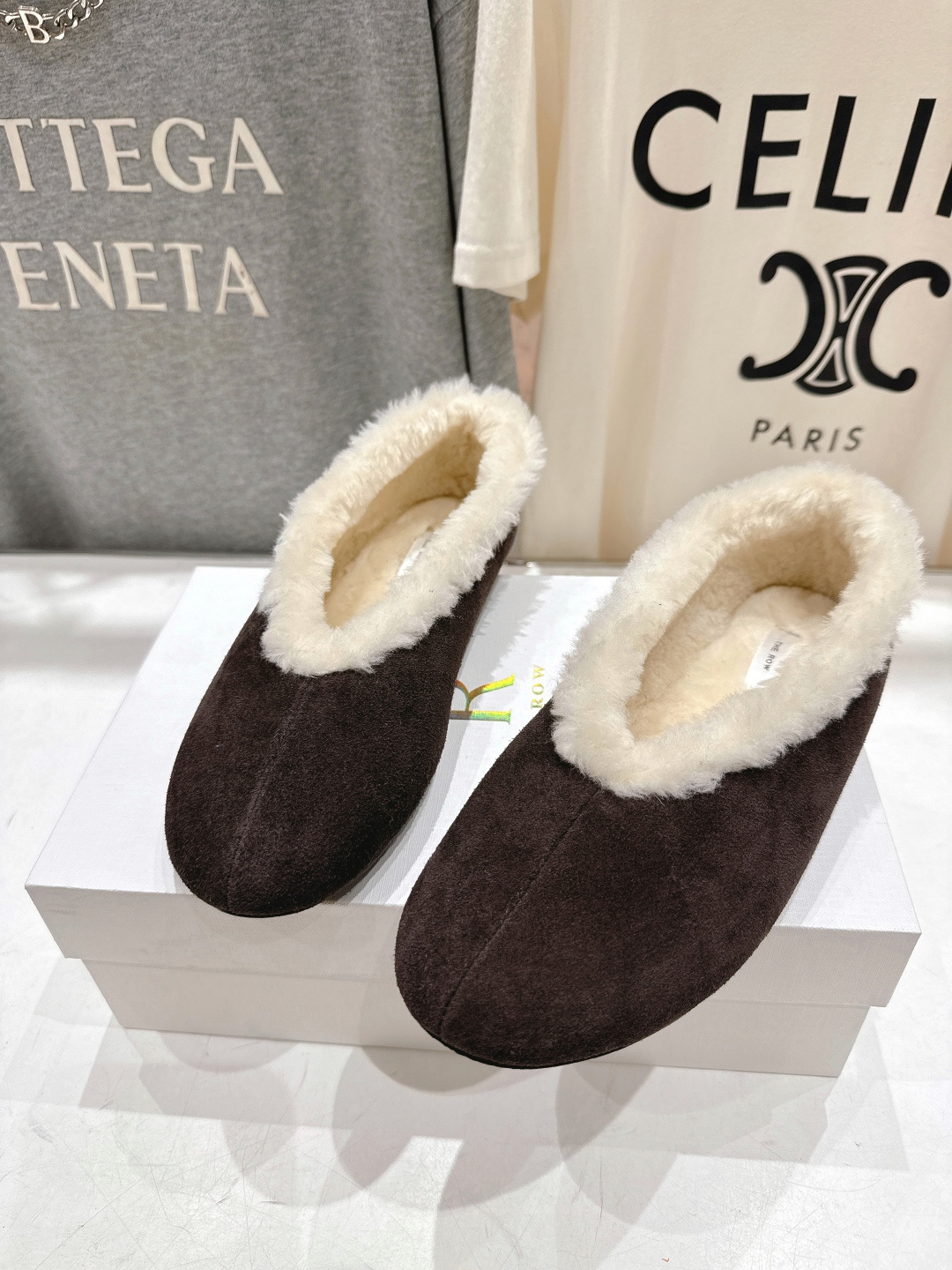 高版本出厂 the row 2025ss秋冬爆款平底乐福鞋一脚蹬单鞋毛毛鞋非常舒服保暖的一款平底毛毛鞋，