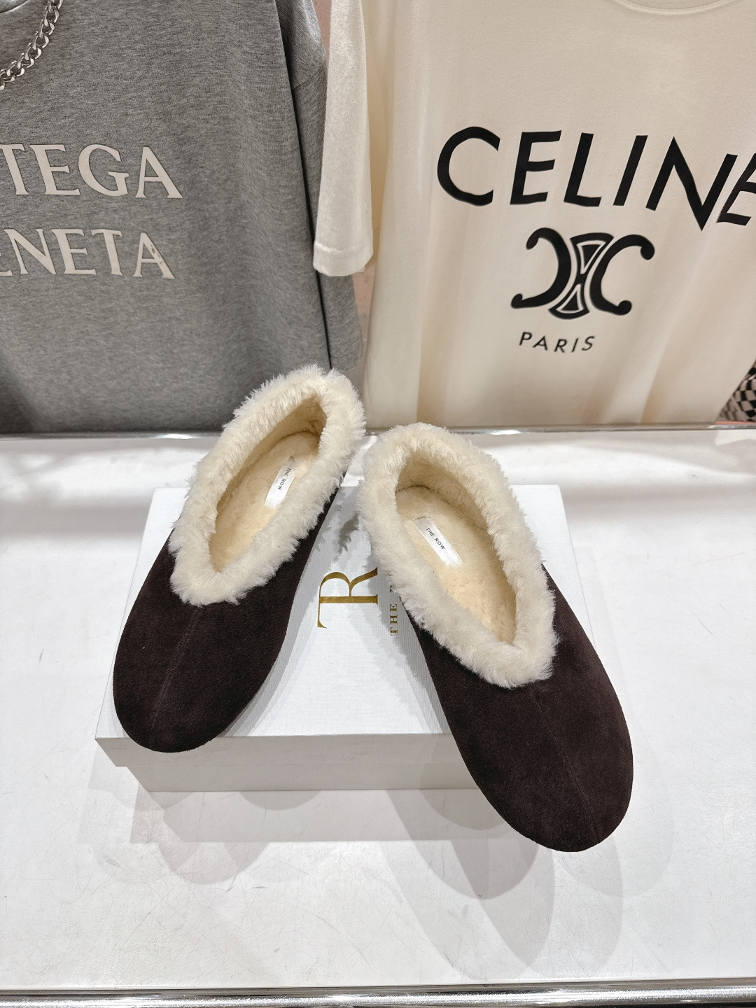 高版本出厂 the row 2025ss秋冬爆款平底乐福鞋一脚蹬单鞋毛毛鞋非常舒服保暖的一款平底毛毛鞋，