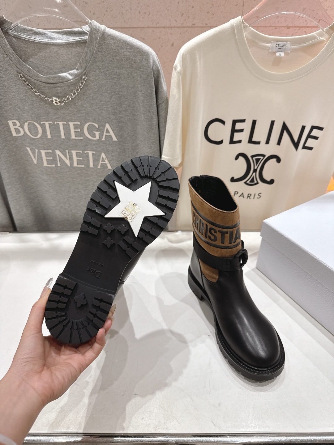 高版本出厂 皮里 Dior*迪奥 D家F019 2025ss走秀款工装中筒靴 小红书爆款，各大明星网红的