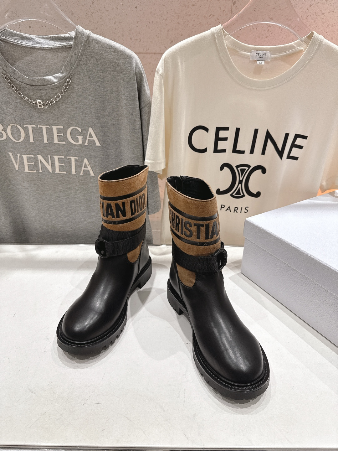 高版本出厂 皮里 Dior*迪奥 D家F019 2025ss走秀款工装中筒靴 小红书爆款，各大明星网红的