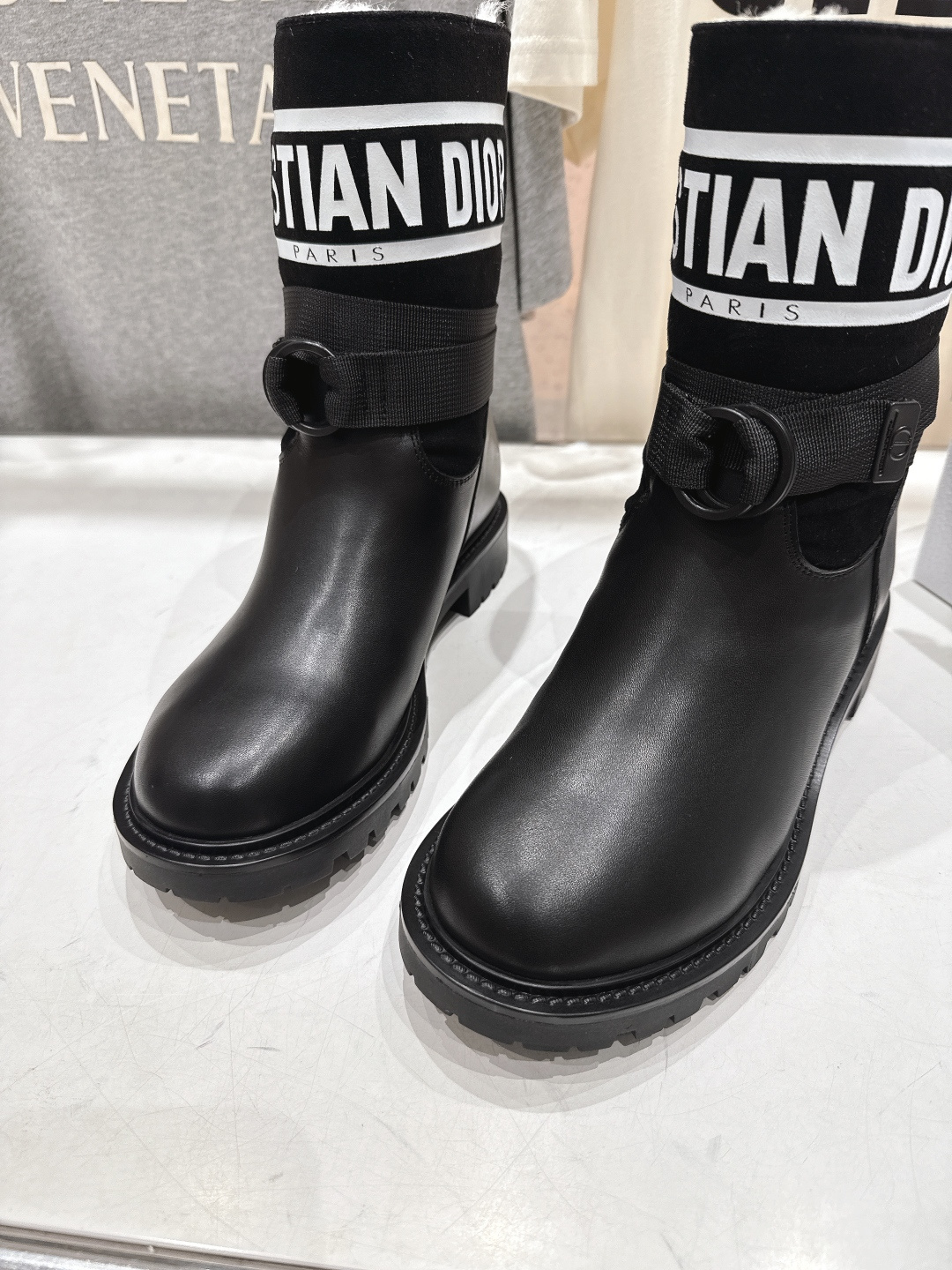 高版本出厂 毛里 Dior*迪奥 D家F019 2025ss走秀款工装中筒靴 小红书爆款，各大明星网红的