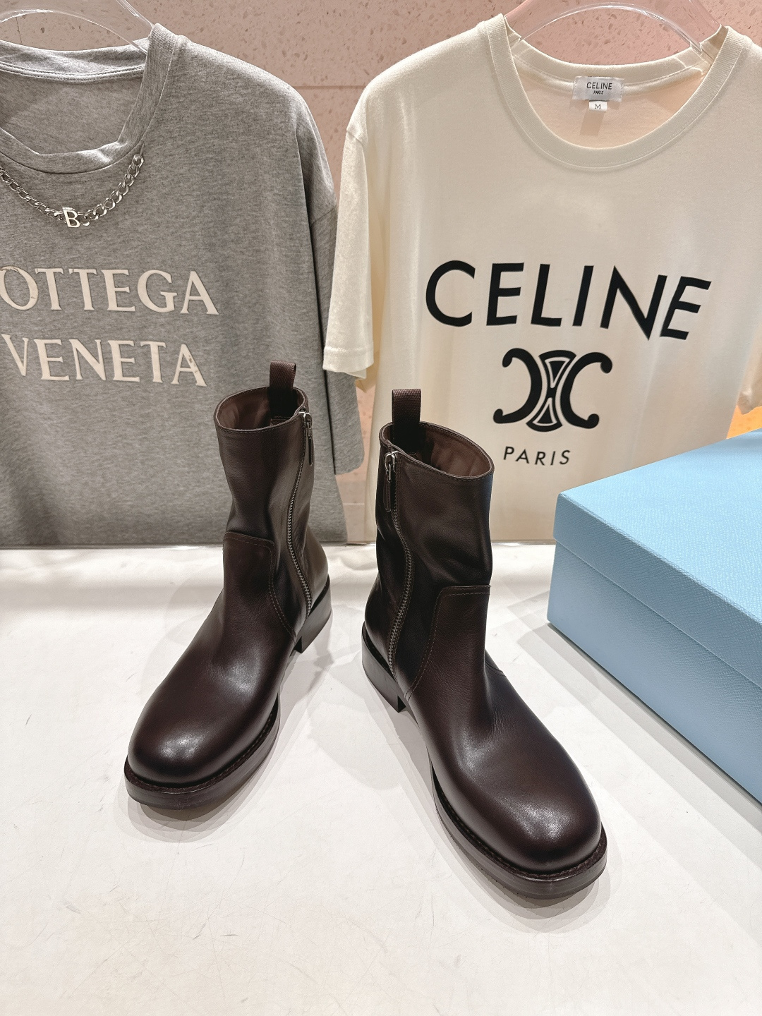 高版本出厂 prada/普拉达F041 2025ss秋冬新款马丁靴骑士靴短靴，非常耐看的一款走秀款骑士靴