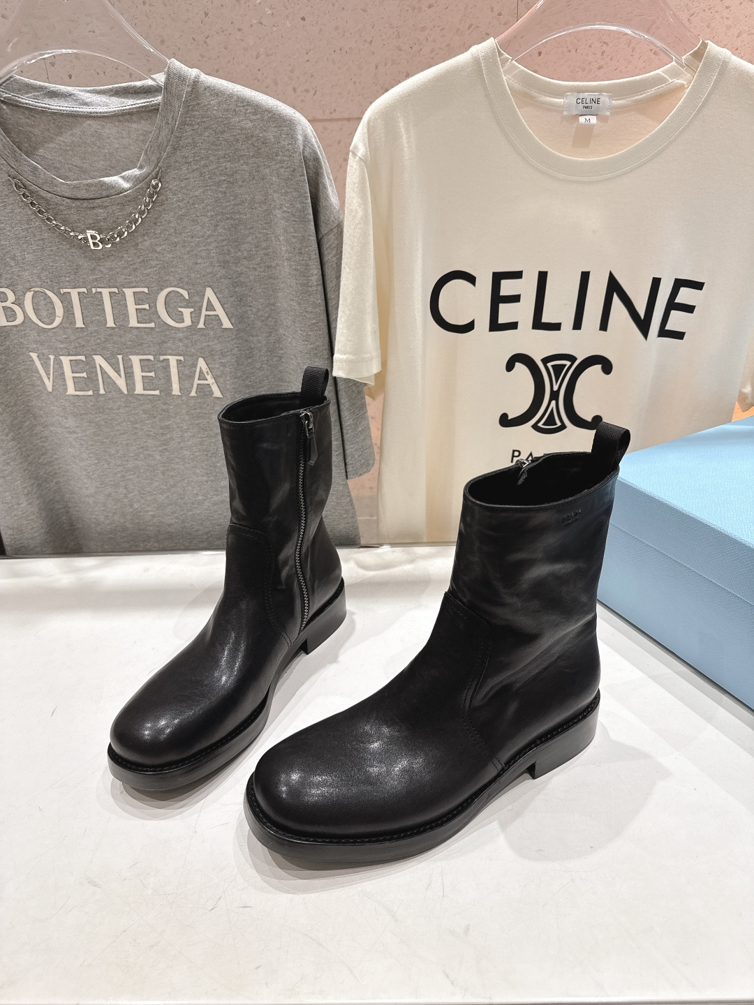 高版本出厂 prada/普拉达F041 2025ss秋冬新款马丁靴骑士靴短靴，非常耐看的一款走秀款骑士靴