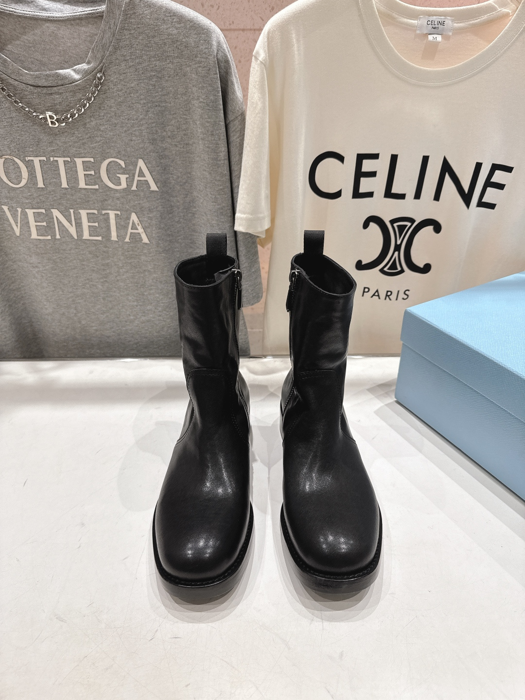 高版本出厂 prada/普拉达F041 2025ss秋冬新款马丁靴骑士靴短靴，非常耐看的一款走秀款骑士靴