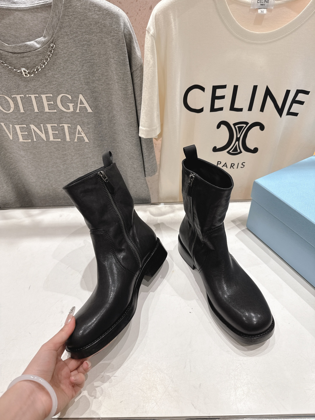 高版本出厂 prada/普拉达F041 2025ss秋冬新款马丁靴骑士靴短靴，非常耐看的一款走秀款骑士靴