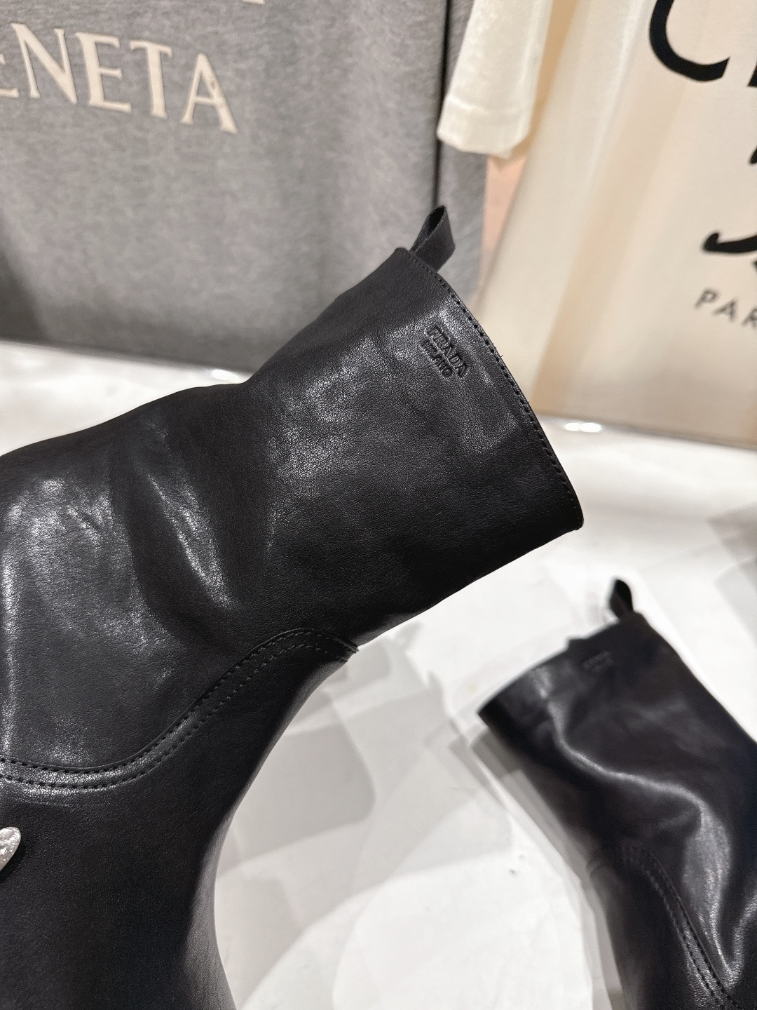 高版本出厂 prada/普拉达F041 2025ss秋冬新款马丁靴骑士靴短靴，非常耐看的一款走秀款骑士靴