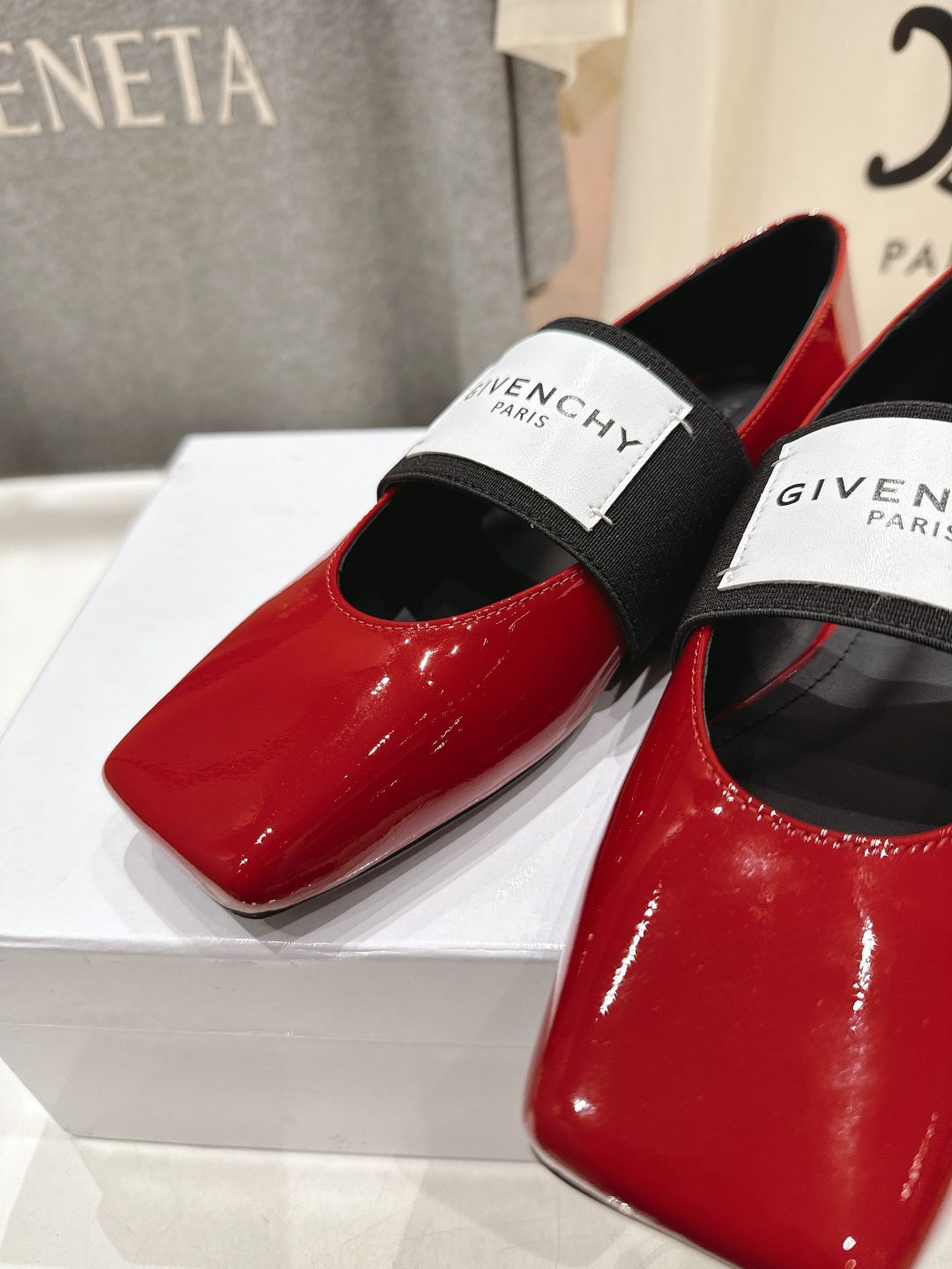 高版本出厂 Givenchy/纪梵希F030 26ss早春走秀新款 章若楠同款Sliced Square