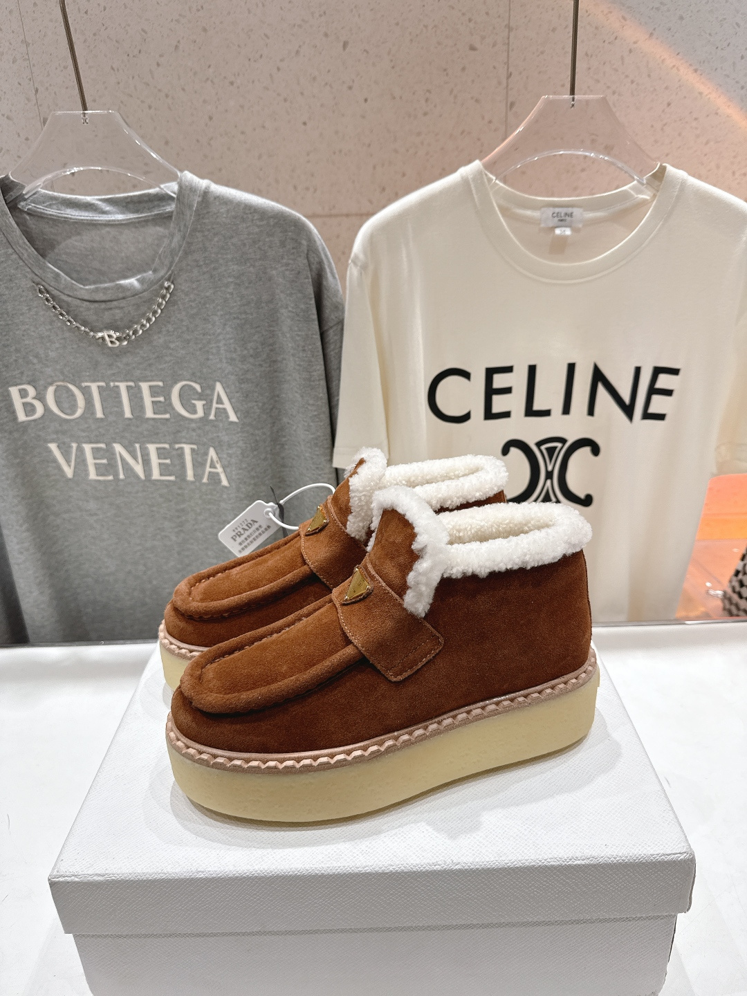 高版本出厂 Prada*普拉达F029 2025ss秋冬新款毛里厚底乐福鞋运动鞋休闲鞋闪亮登场🌟时尚大方