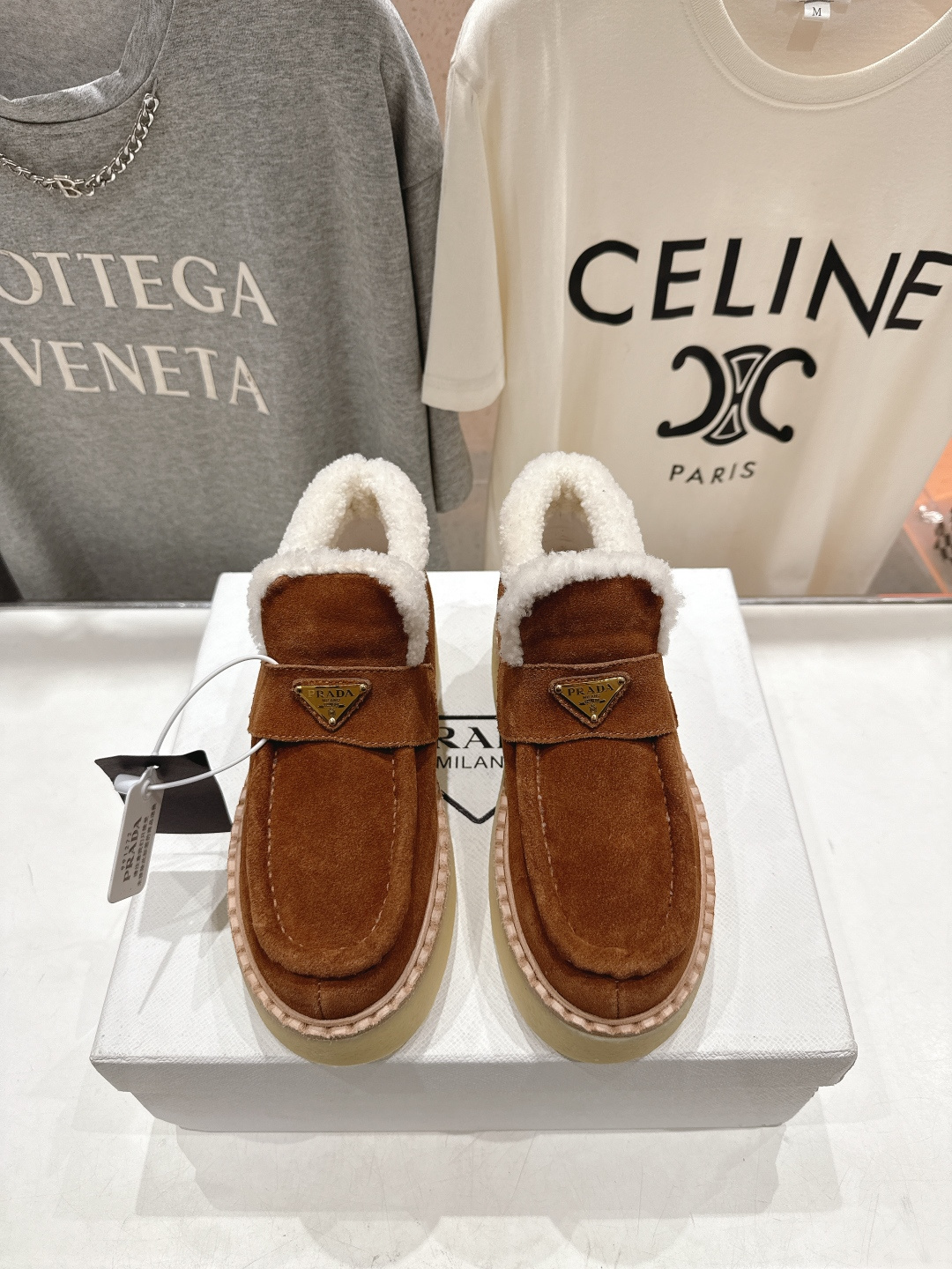 高版本出厂 Prada*普拉达F029 2025ss秋冬新款毛里厚底乐福鞋运动鞋休闲鞋闪亮登场🌟时尚大方